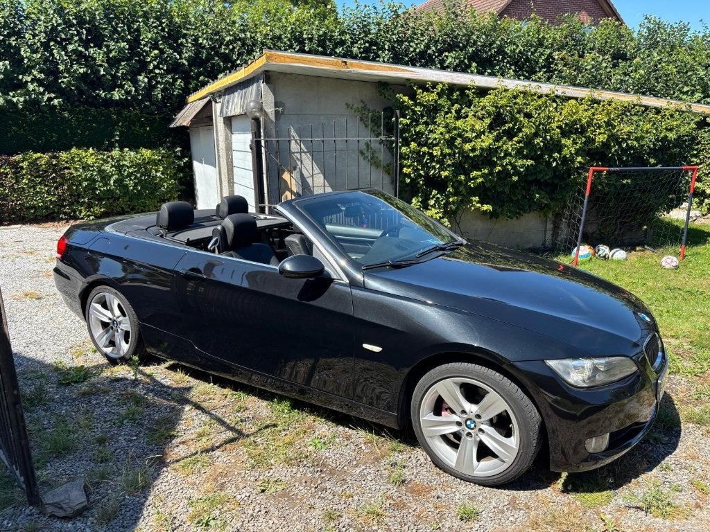 BMW 320i cabrio 2007 108000km, Autos, Cuir, Achat, Cabriolet, Boîte manuelle