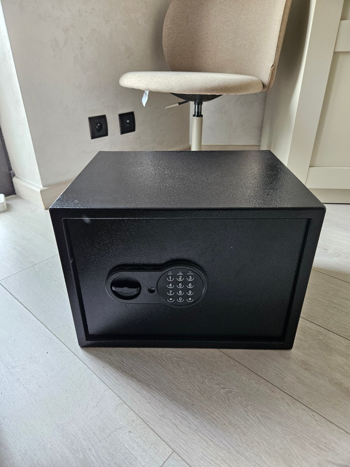 Elektronische kluis met code en noodsleutel, Huis en Inrichting, Ophalen, Zo goed als nieuw, Brandkast