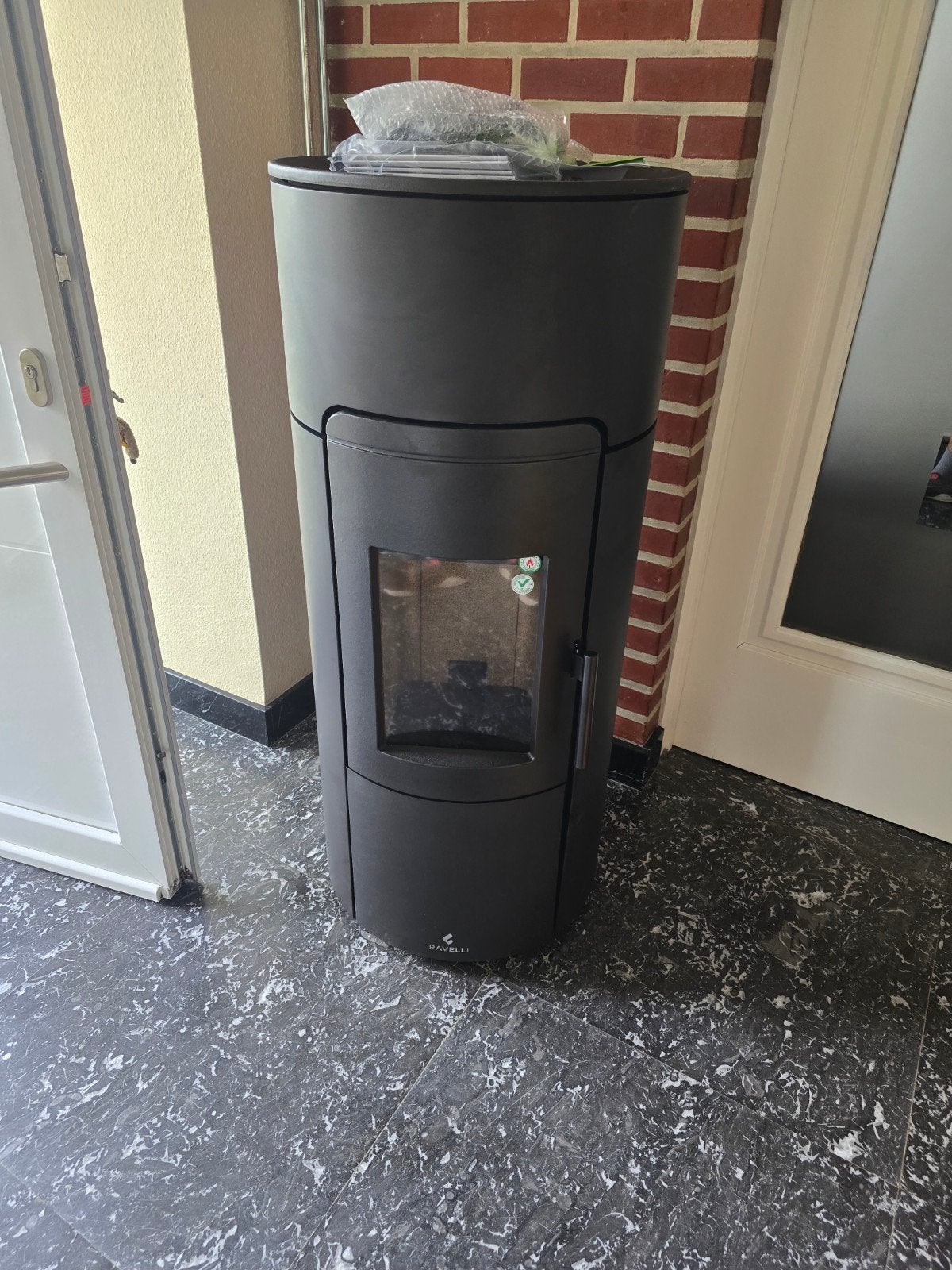 Poêle à pellet Ravelli, Bricolage & Construction, 800 watts ou plus, Comme neuf, Enlèvement, 80 cm ou plus