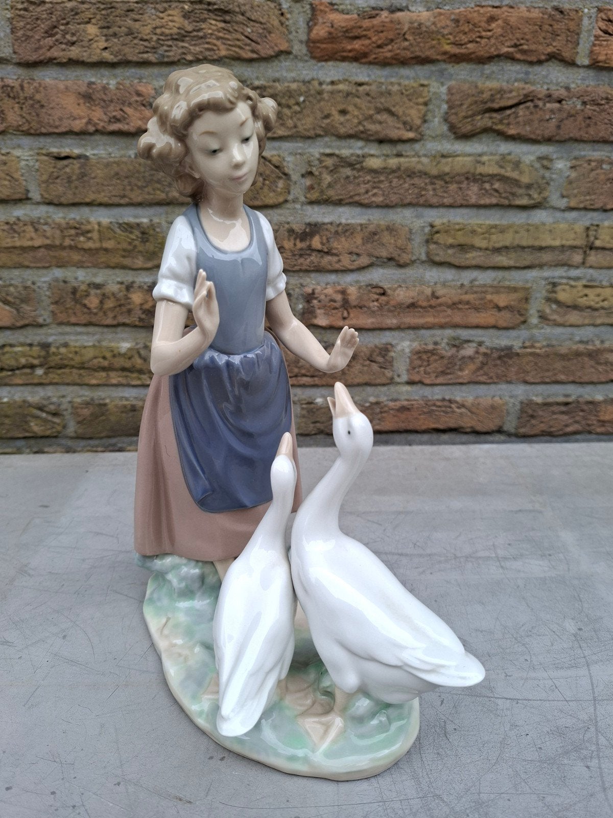 Noa by Lladro "Meisje met ganzen", Ophalen