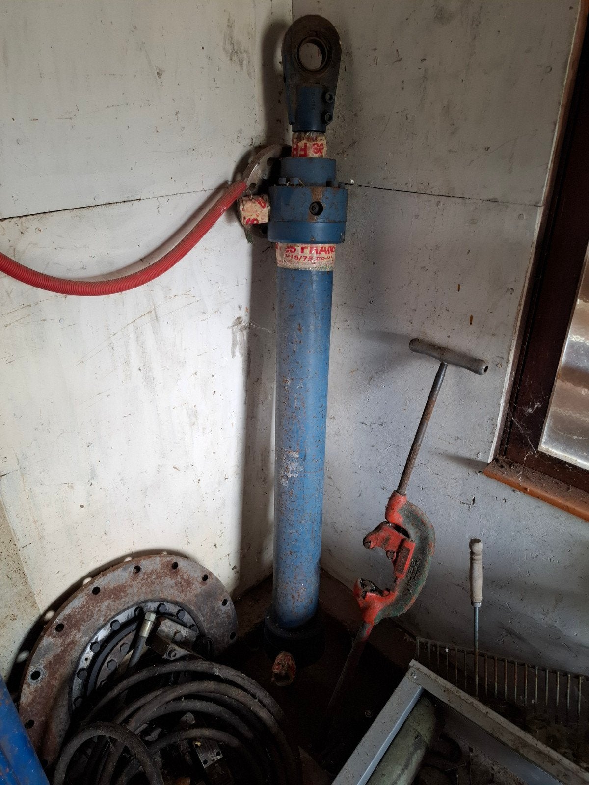 Vérin hydraulique long pour fendeuse à bois ou presse., Enlèvement