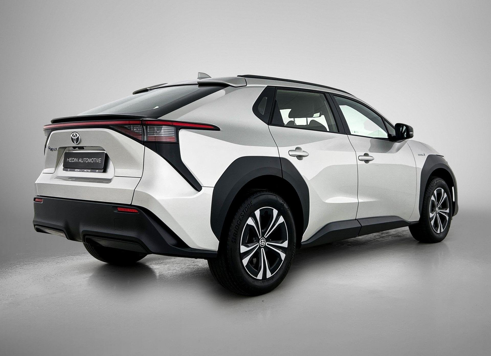 Toyota bZ4X 71.4 kWh 2WD Dynamic | Achteruitrijcamera | Navi, Autos, Toyota, 750 kg, Autres couleurs, 5 portes, 5 places