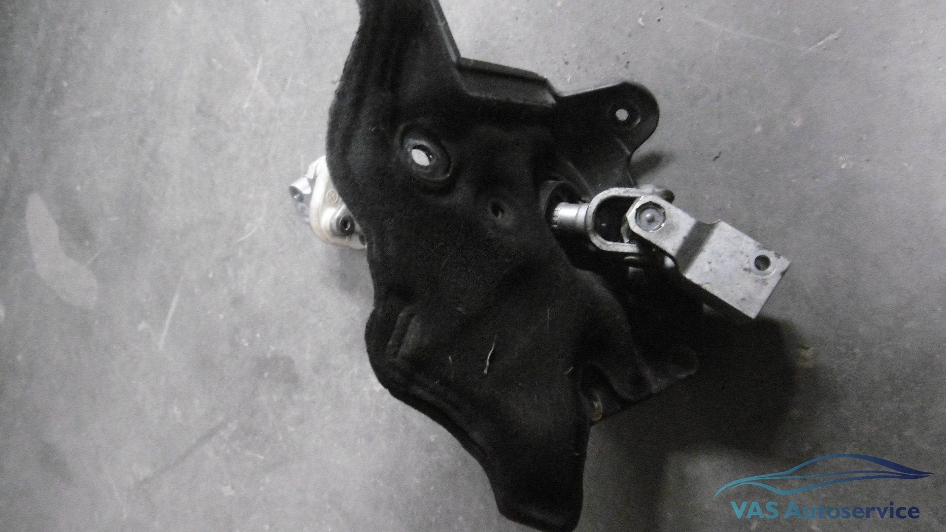 Stuuras under BMW 5-serie F10- F11 met X-drive 32 30 6 778 1, -, Origine de la pièce connue, Utilisé, -