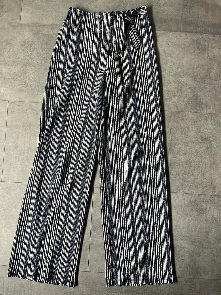 Leuke gestreepte broek maat 176, Kinderen en Baby's, Kinderkleding | Maat 176, Ophalen of Verzenden, Gebruikt, Meisje, Broek