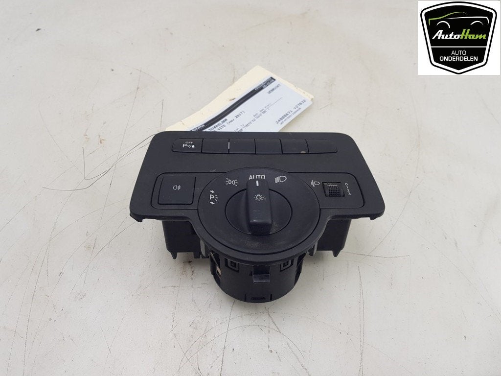 LICHTSCHAKELAAR Mercedes-Benz Vito (447.6) (01-2014/-), Auto-onderdelen, Dashboard en Schakelaars, Dhr. J. Ham, Gebruikt, Mercedes-Benz