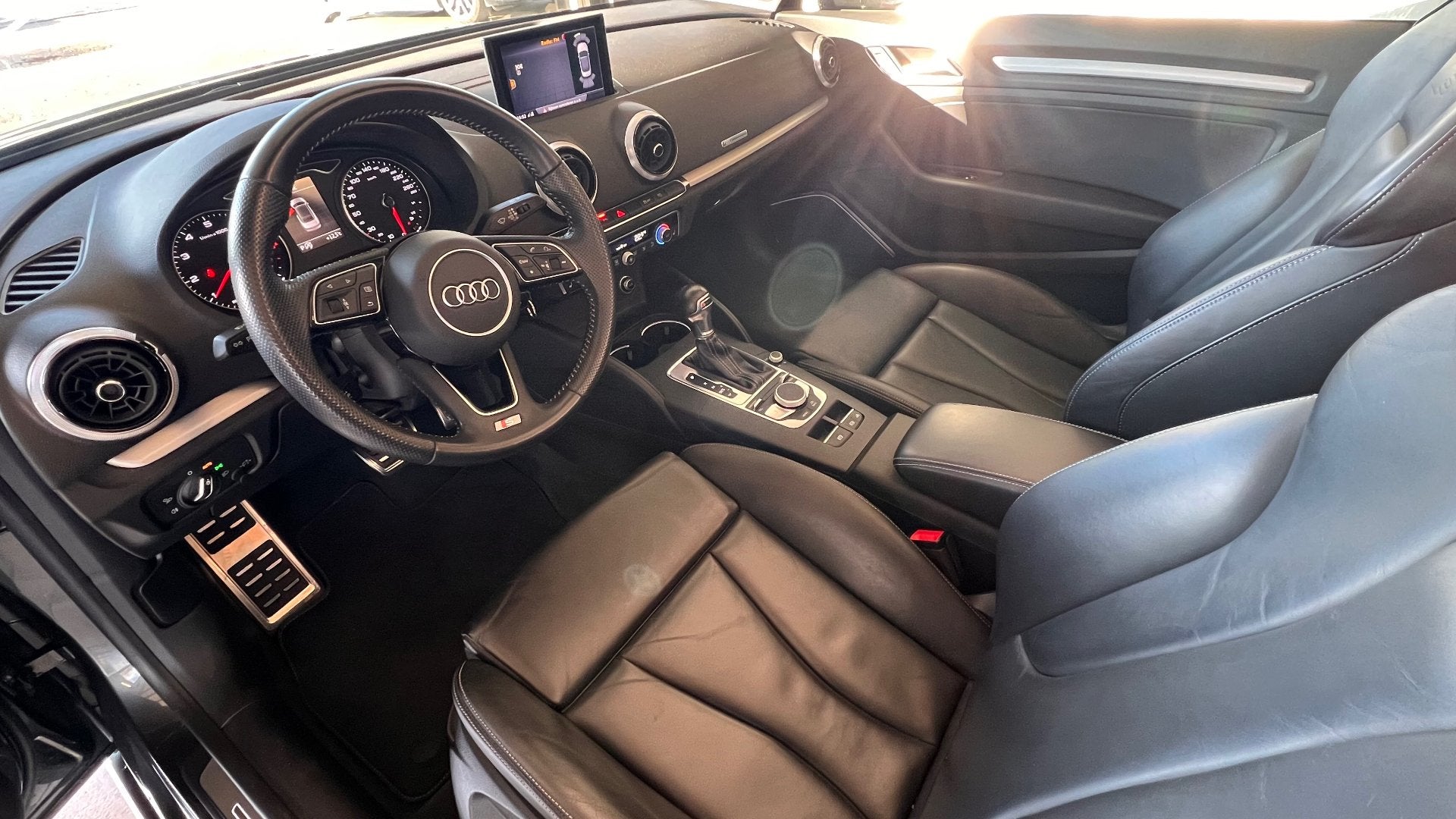 Audi A3 A3 Cabriolet 1.5 TFSI ACT Sport S tronic S-LINE, Autos, Achat, Entreprise, Cabriolet, Carnet d'entretien