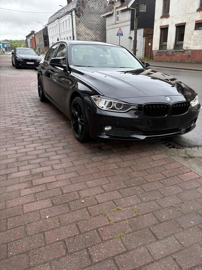 BMW 3-SERIE F30, Achterwielaandrijving, Zwart, Navigatiesysteem, Zwart