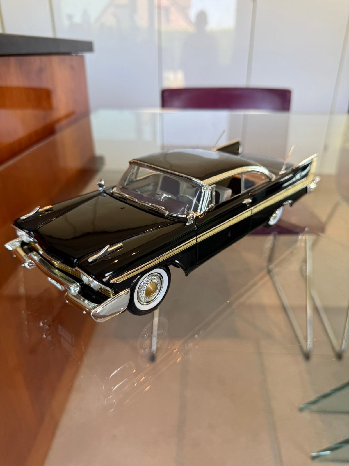Plymouth Fury Coupe 1958 Zwart 1-18, Hobby en Vrije tijd, Modelauto's | 1:18, Zo goed als nieuw, Auto, Overige merken, Ophalen of Verzenden