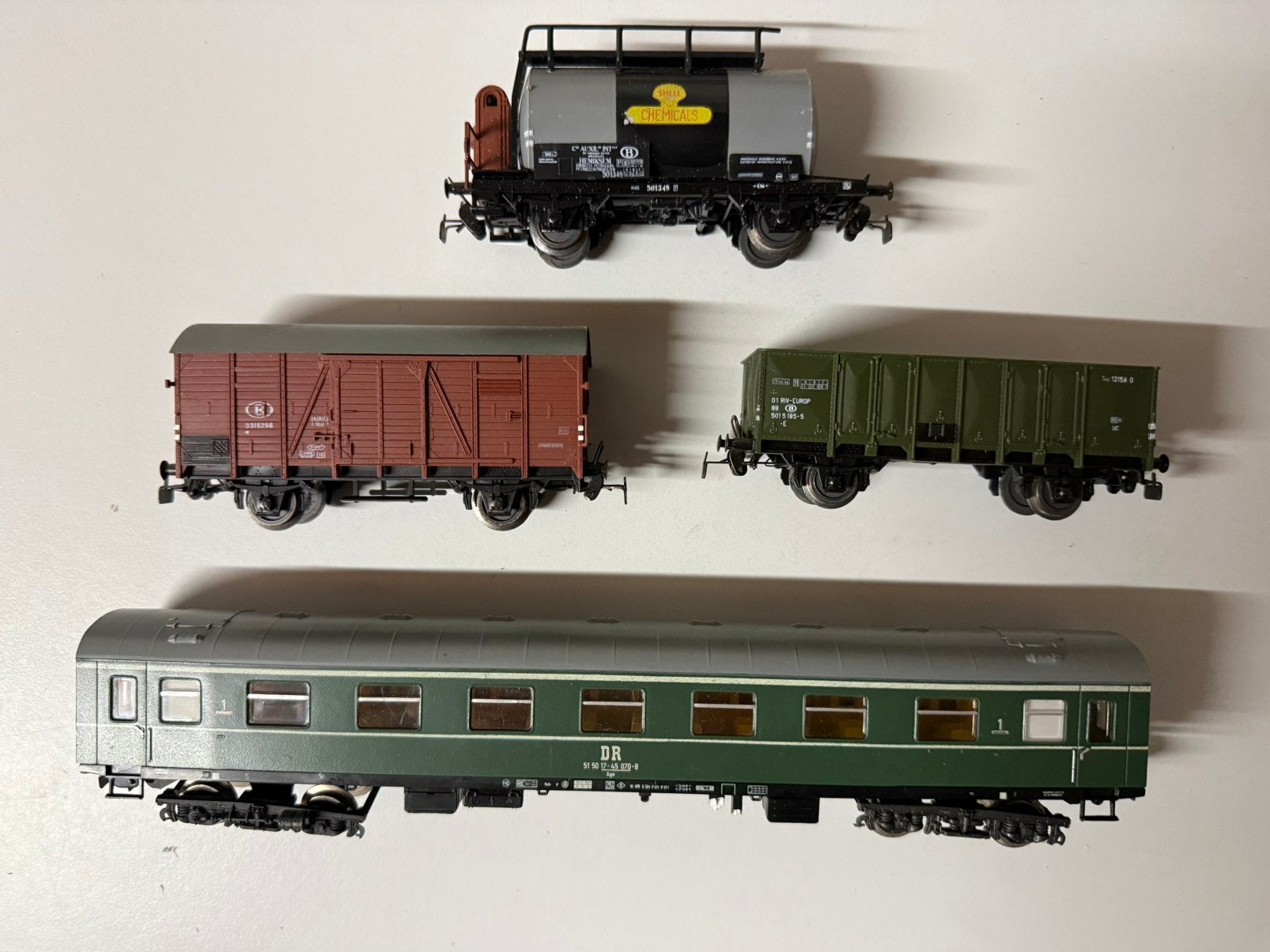 PIKO H0 – Lot van 4 wagons –DR , Shell & NMBS goederenwagens, Hobby en Vrije tijd, Ophalen of Verzenden, Gebruikt, Wagon, Piko