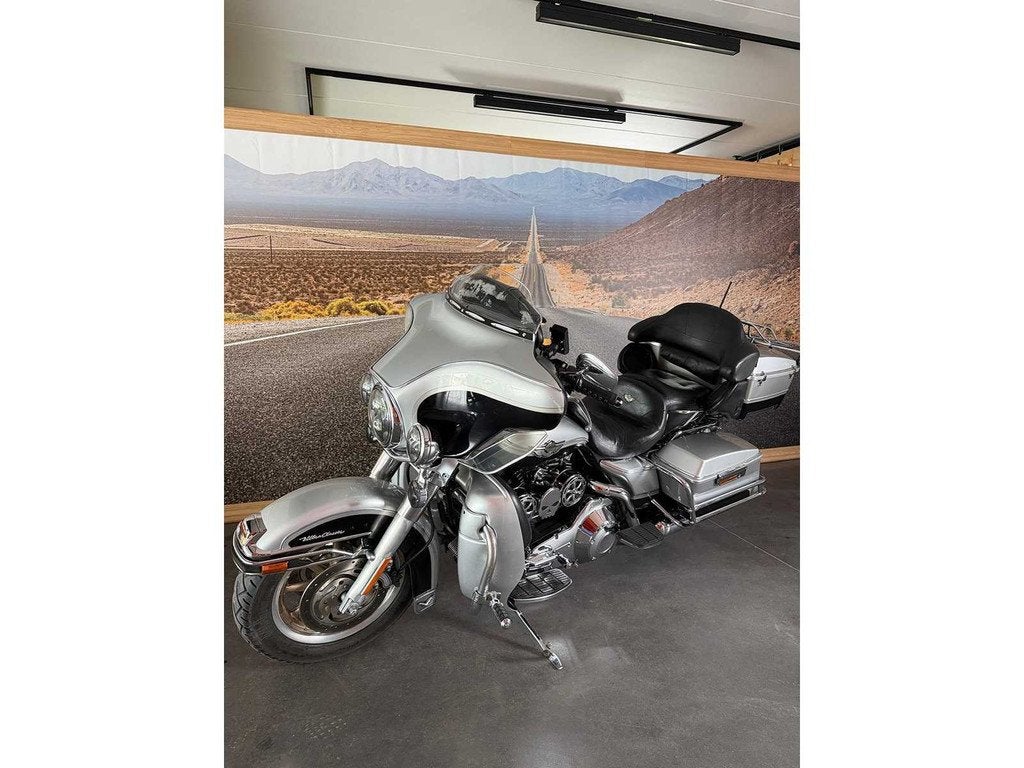 Harley Davidson - D FLHTCUI - Motorcycle, Motoren, Bedrijf, Overig