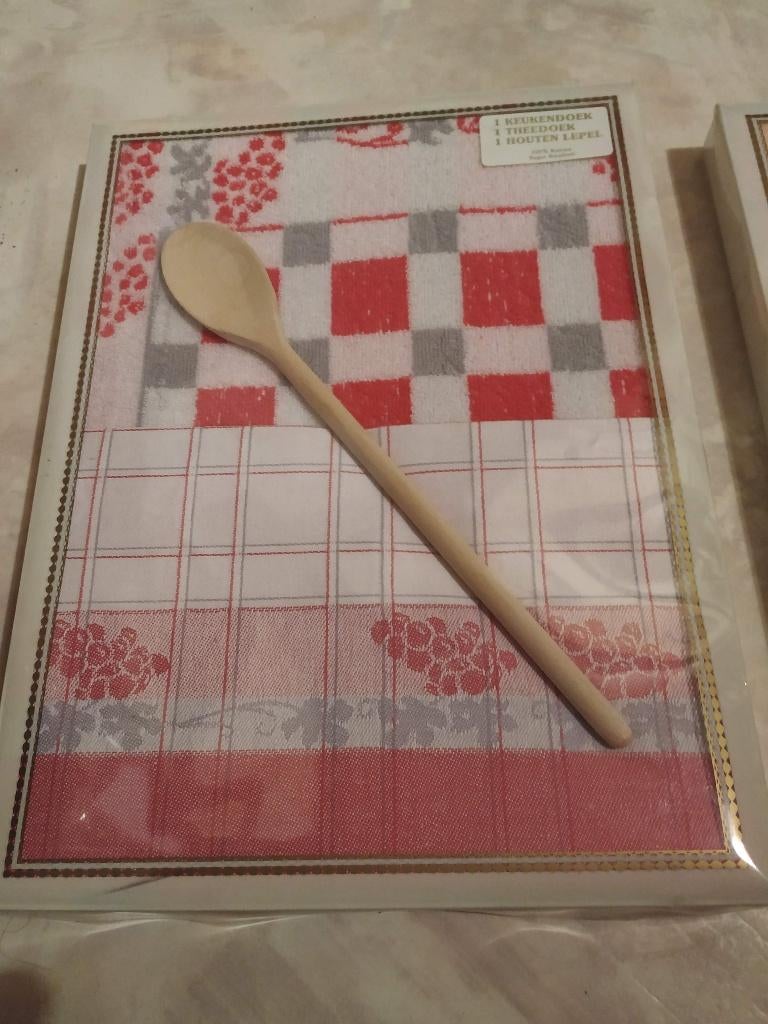 mooie grote cadeaudoos keukenhanddoek theedoek houten lepel, Ophalen of Verzenden, Nieuw