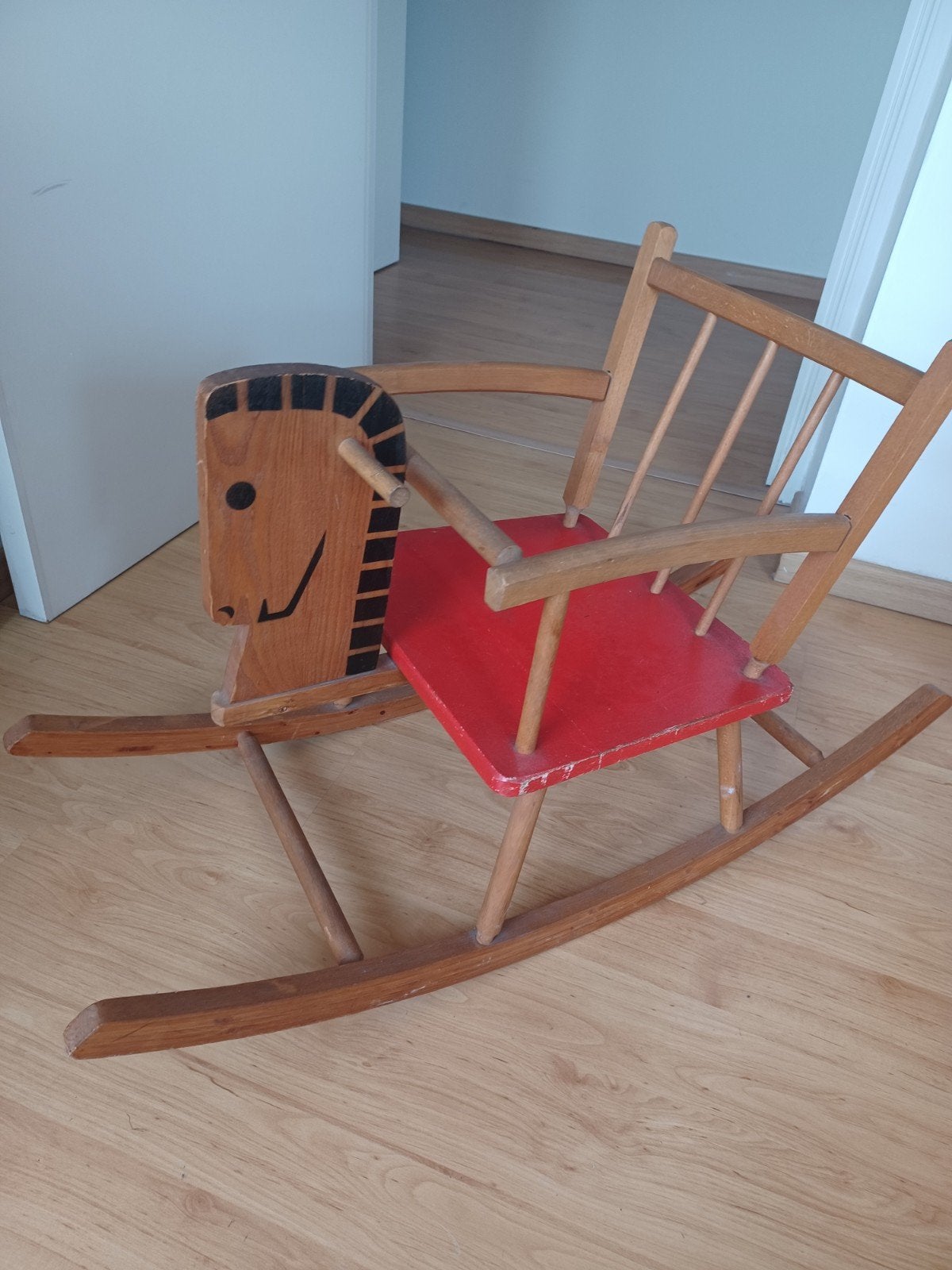 houten schommelpaardje, Ophalen, Gebruikt