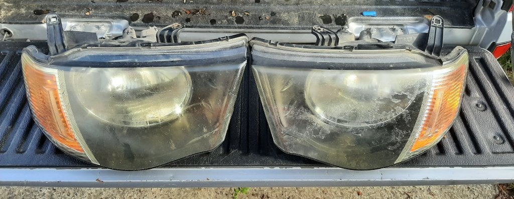 Boîtier de phare Mitsubishi L200, Enlèvement, Utilisé, Mitsubishi