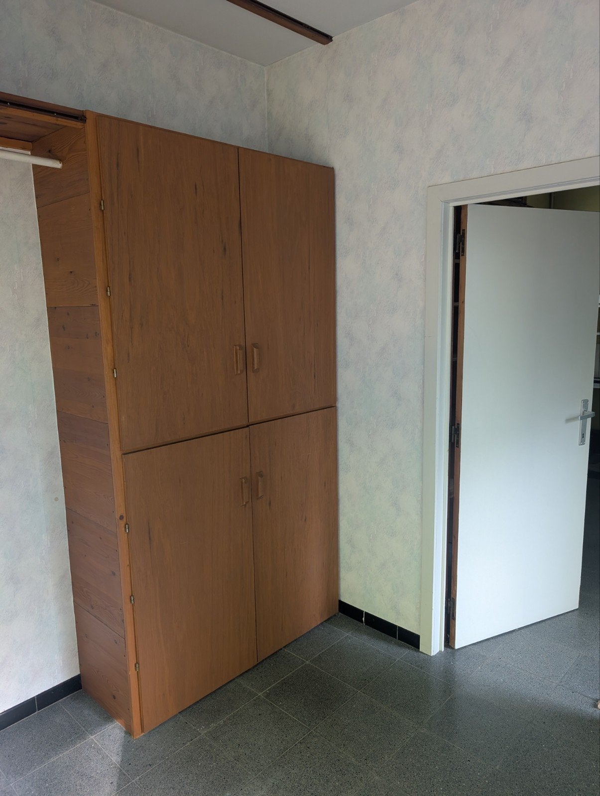 hoge handige kast, Ophalen