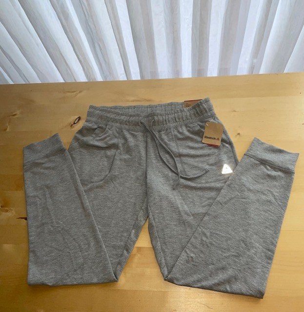 Pantalon de jogging gris Reebok (neuf avec etiquette), Neuf, Autre, Gris, Taille 36 (S)