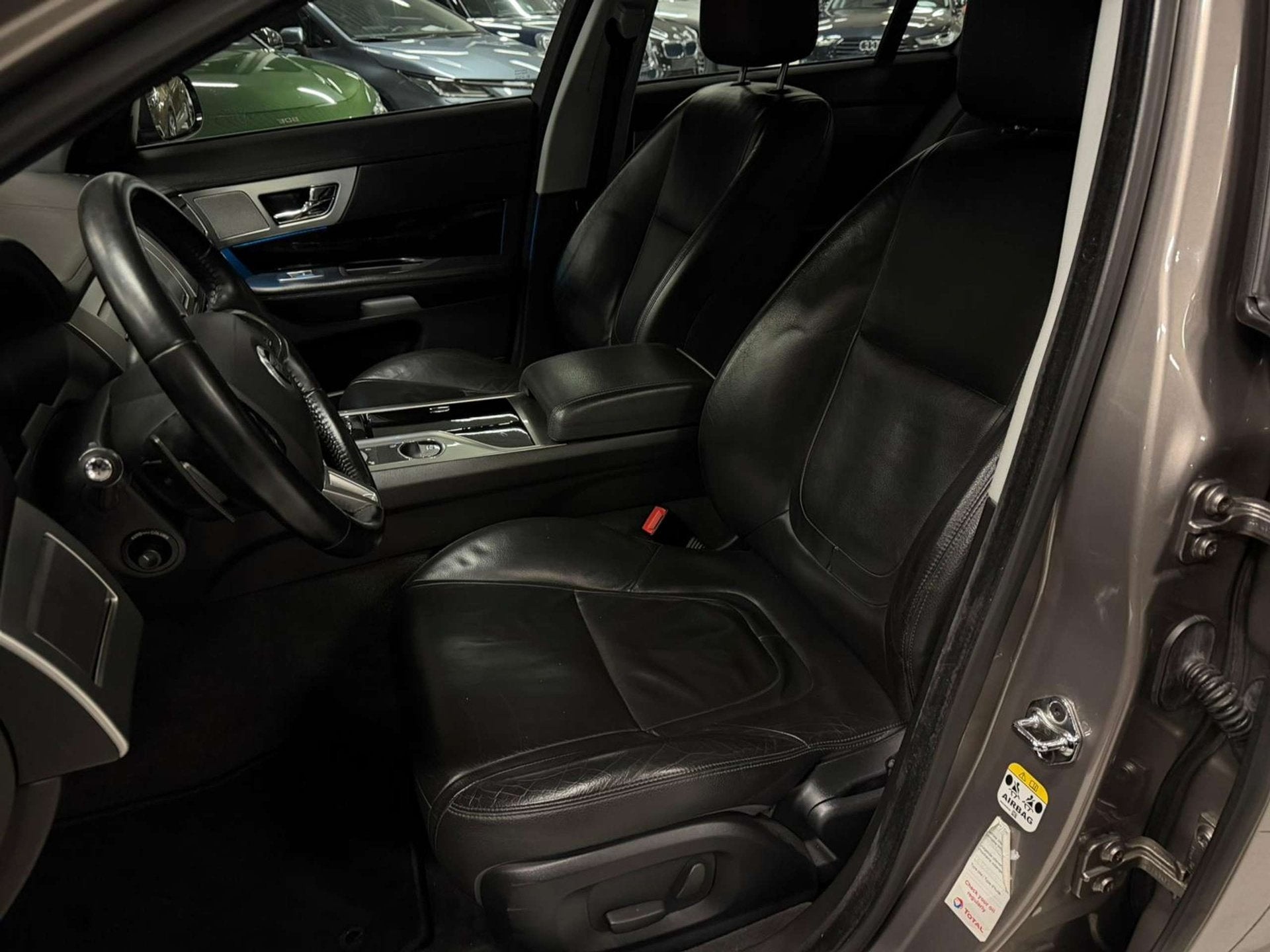 Jaguar XF Automatique 2.2D 140kW Euro 5, Autos, Euro 5, Achat, https://public.car-pass.be/vhr/512c3032-1894-4541-a0f0-4d743abce54f