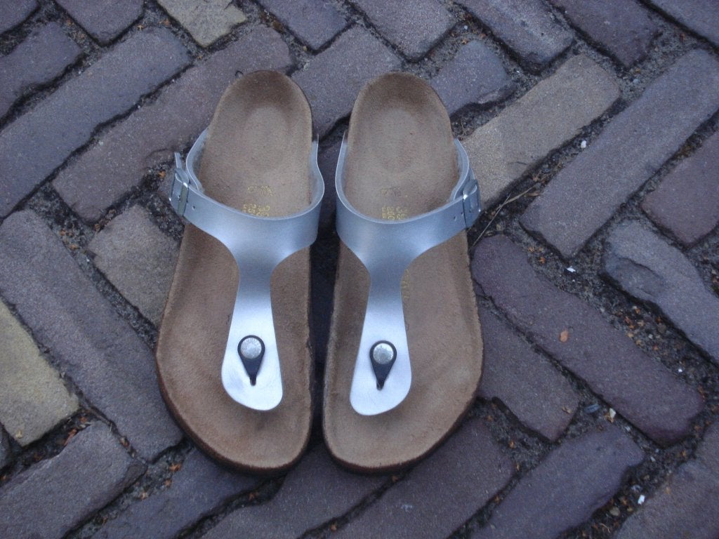 Birkenstock gizeh zilver 39 nu gratis verzending per post, Slippers, Overige kleuren, Verzenden, Zo goed als nieuw