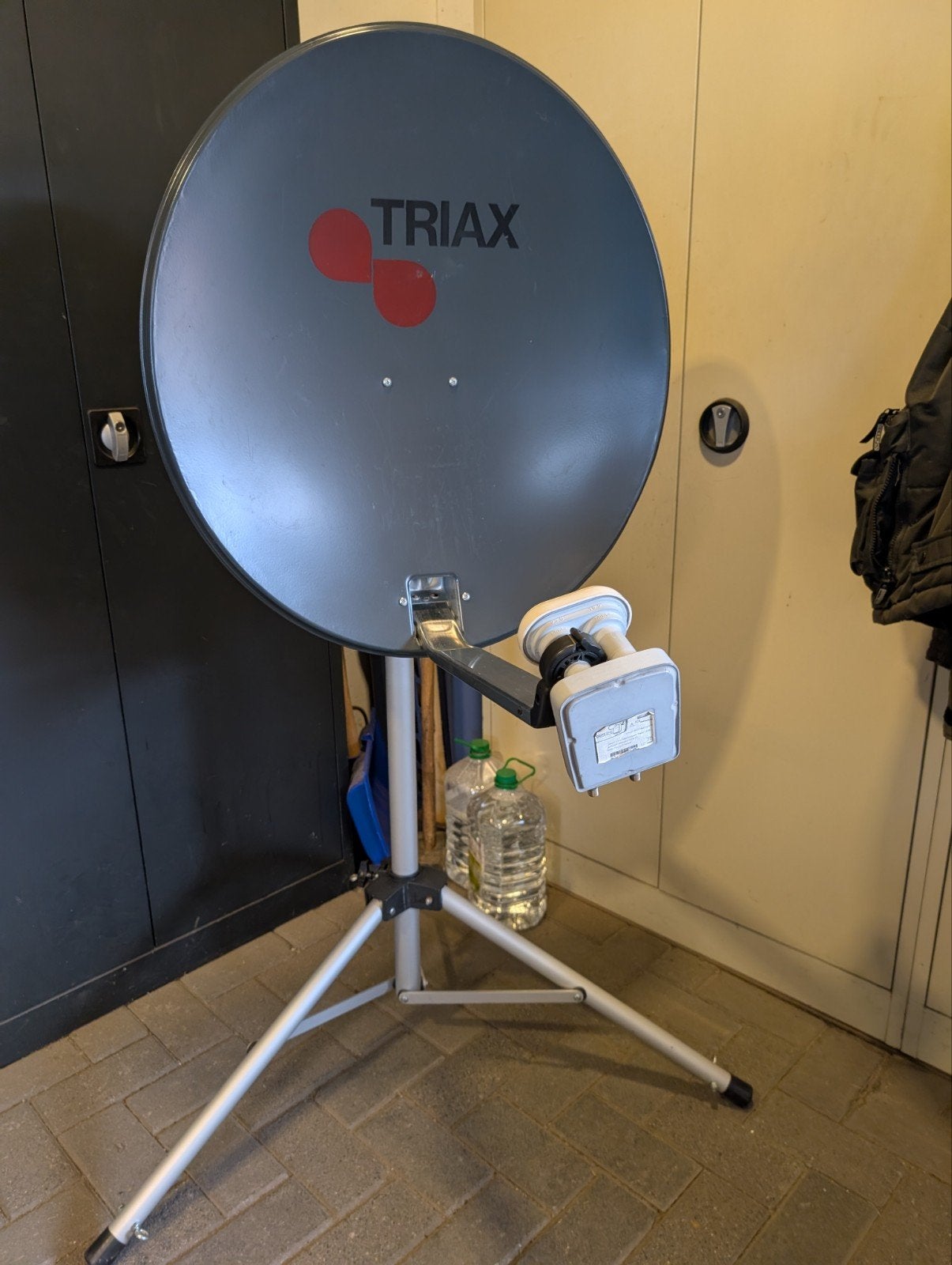 Schotel antenne op statief, TV, Hi-fi & Vidéo, Enlèvement, Utilisé, Accessoires d'antenne (parabolique), Autres marques