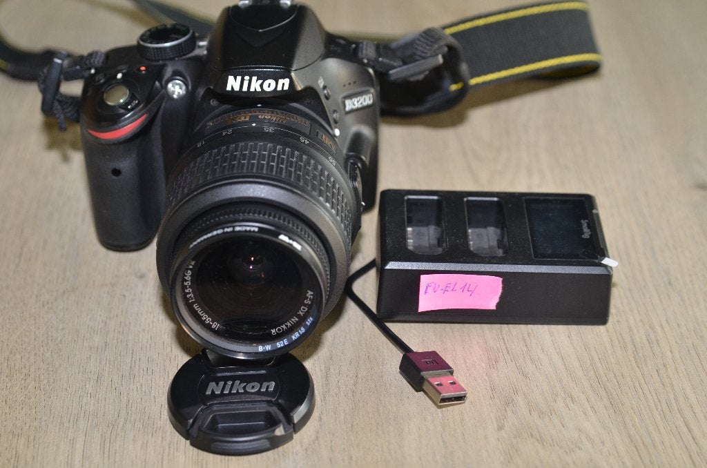 Nikon D3200 avec objectif VR 18-55 DX et chargeur USB, TV, Hi-fi & Vidéo, Appareils photo numériques, Utilisé, Reflex miroir, Nikon
