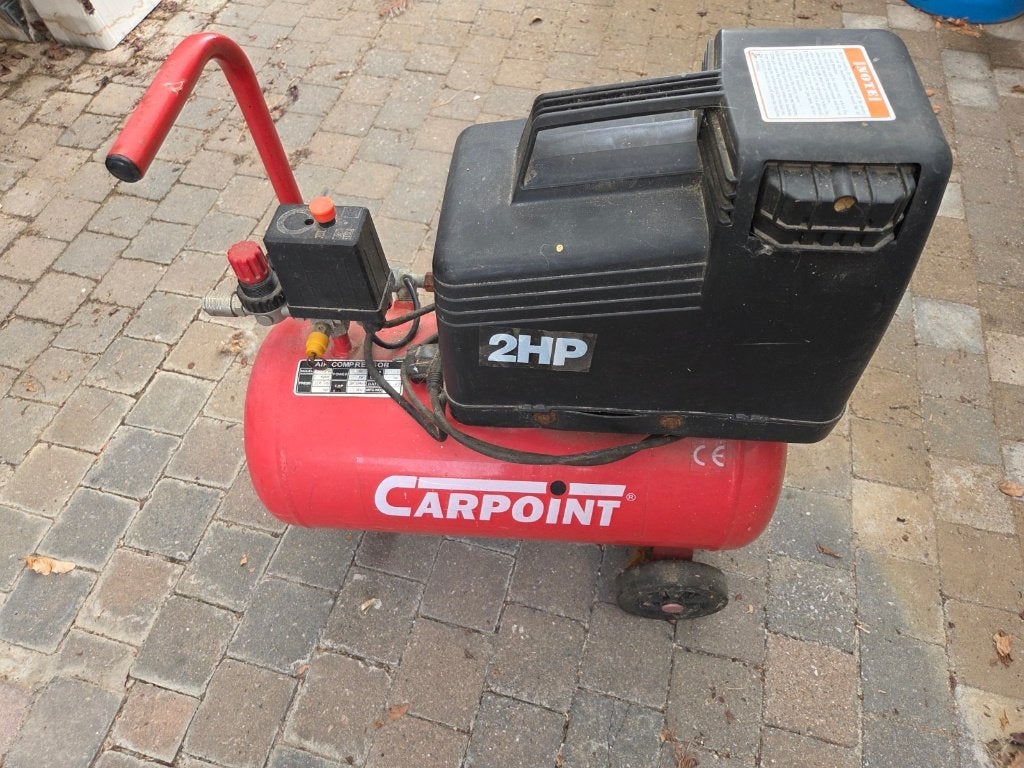 Carpoint compressor lucht 24l, Bricolage & Construction, Compresseurs, Moins de 25 litres, Moins de 200 litres/min, Enlèvement