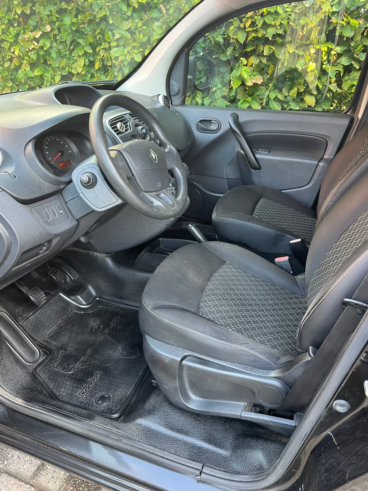 Renault kangoo frigo, Auto's, Euro 5, 4 cilinders, Renault, Zwart