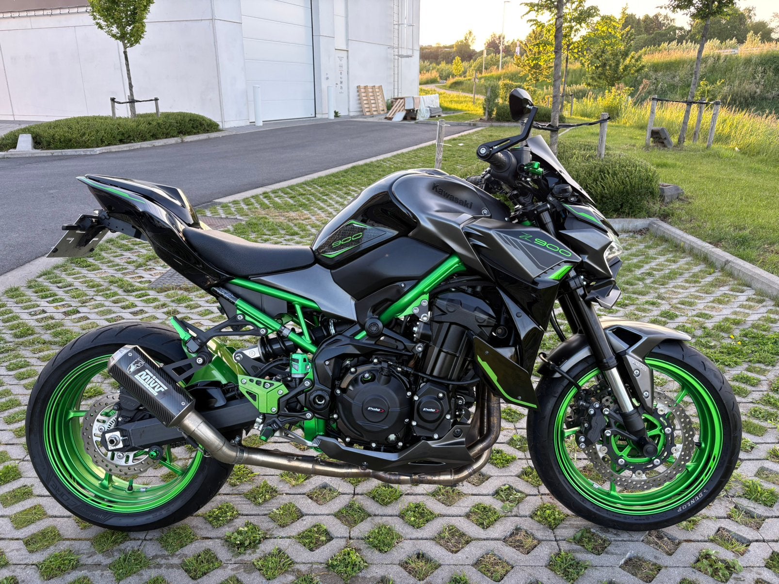 KAWASAKI Z 900 UNIQUE * GARANTIE * 2024 * TVA DÉDUCTIBLE, Permis Moto A, Entreprise, Plus de 35 kW, W
