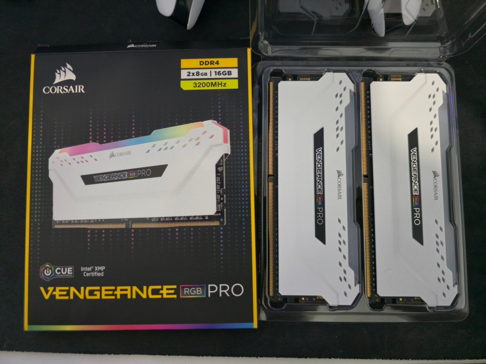 Corsair Vengeance RGB Pro 16 Go DDR4 3200 MHz – Boîte nickel, Informatique & Logiciels, DDR4, Comme neuf, Enlèvement, Desktop