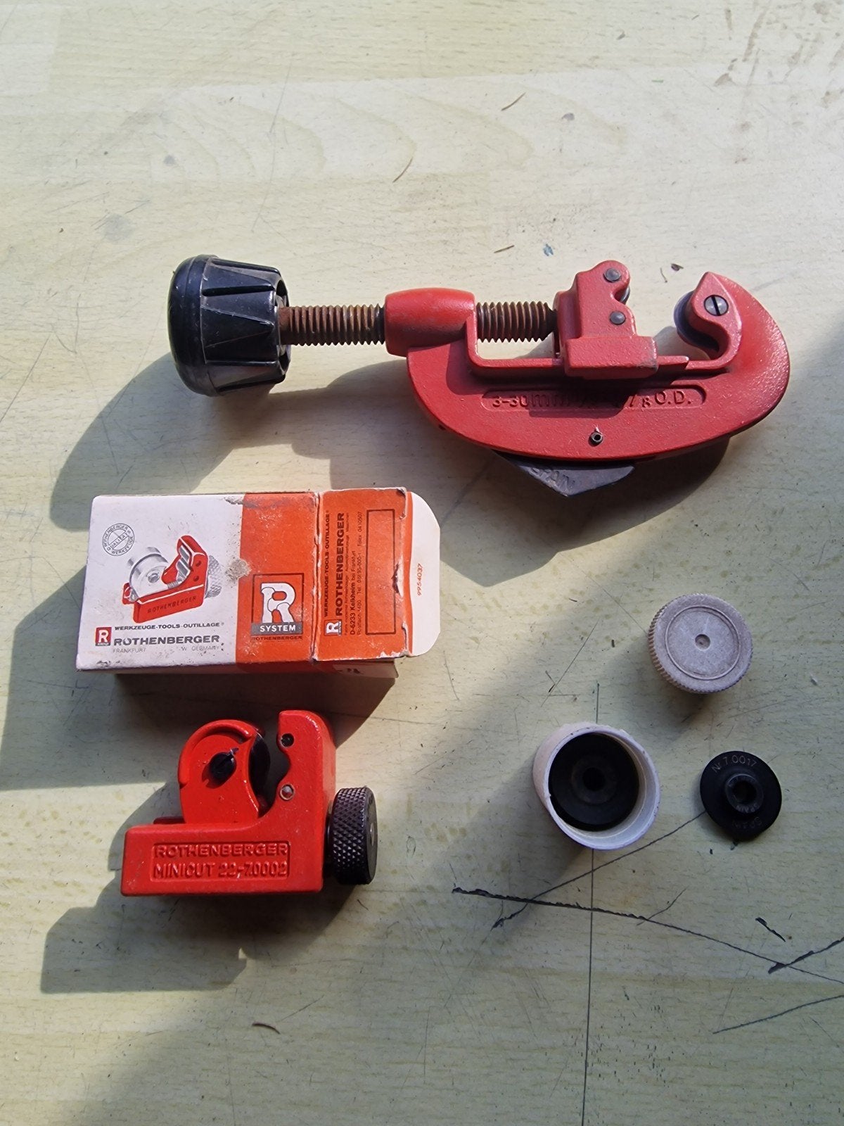 A vendre coupe tube,2 modèles + lames de rechange, Doe-het-zelf en Bouw, Gereedschap | Handgereedschap, Ophalen, Nieuw, Overige typen