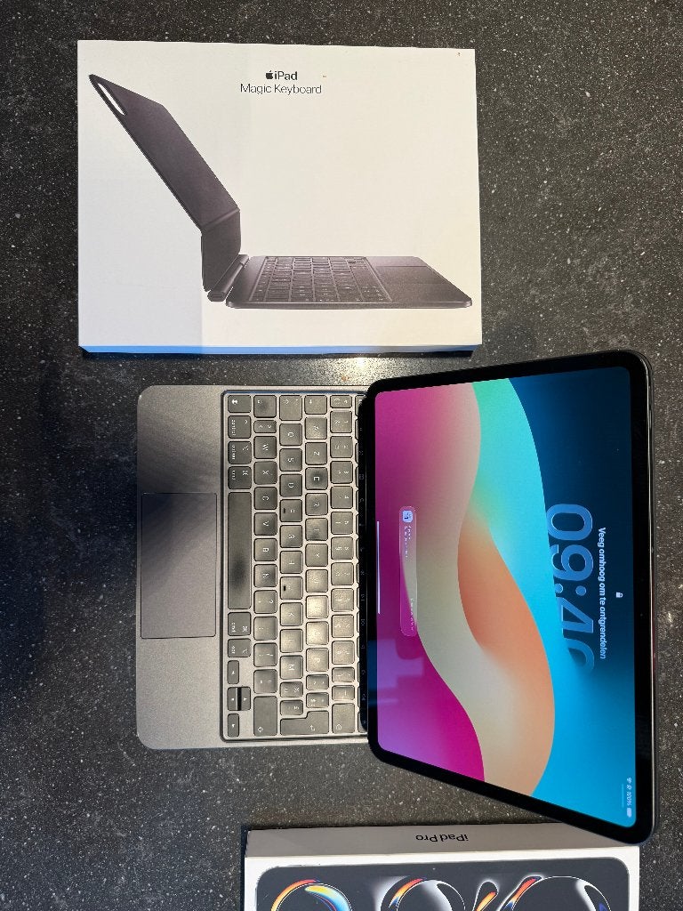 Apple iPad Pro 11" M4 — 256GB — Space Black - magic keybaord, Informatique & Logiciels, Apple iPad, 11 pouces, Enlèvement, Utilisé