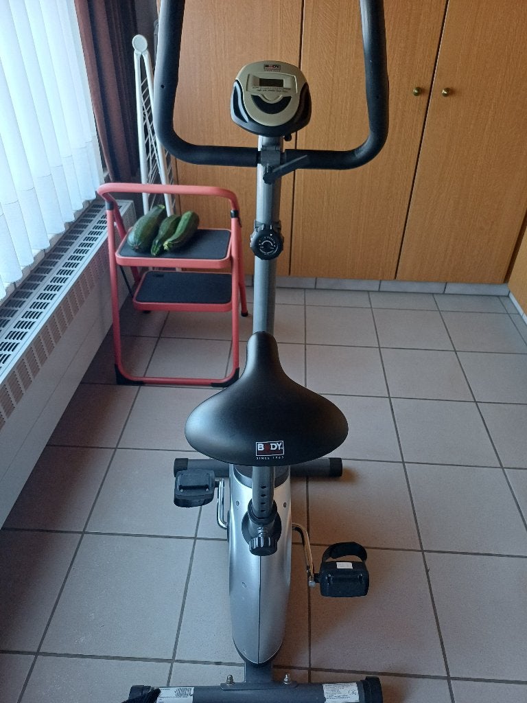 hometrainer, Sport en Fitness, Ophalen, Zo goed als nieuw, Hometrainer