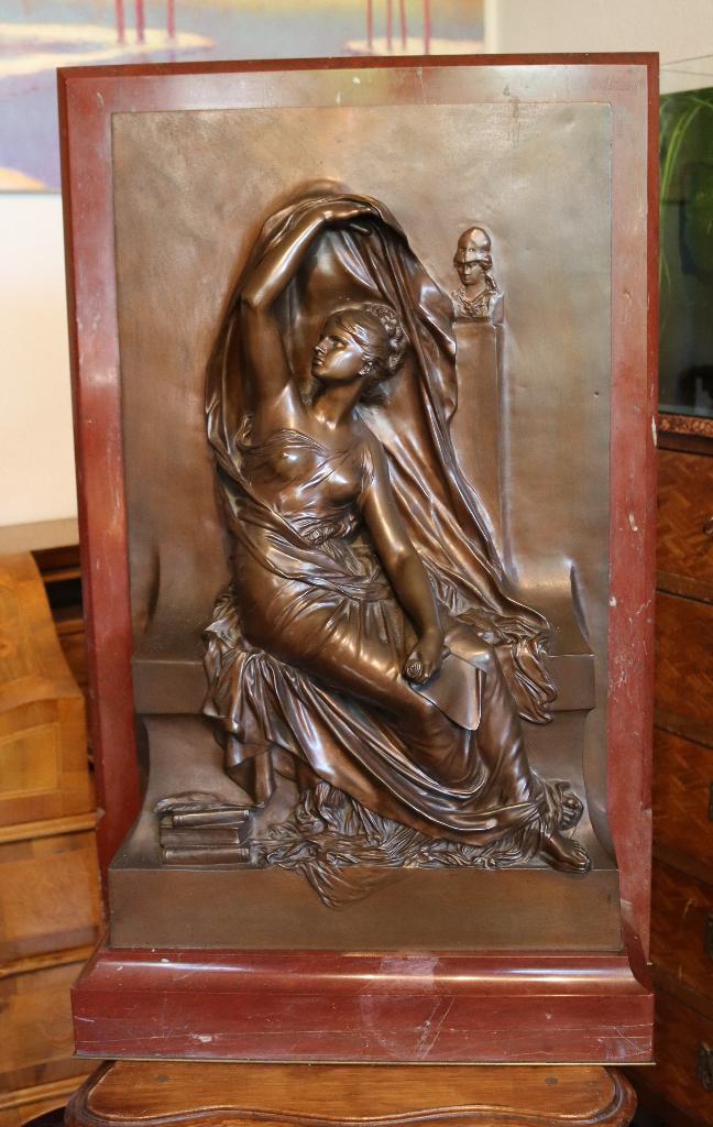 Zeer groot antiek bronzen reliëf sculptuur, Antiek en Kunst, Kunst | Beelden en Houtsnijwerken, Ophalen, Brons, Beeld, Vrouw