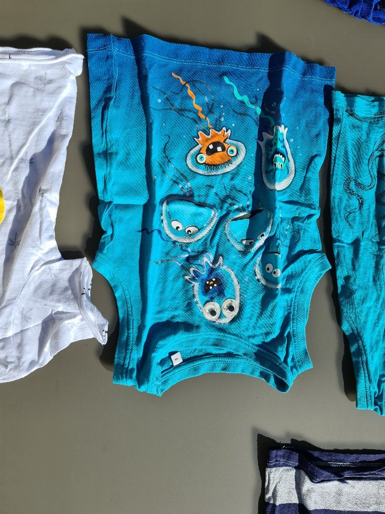 mouwloos t-shirt kwallen, CA, 98, Enfants & Bébés, Vêtements de bébé | Packs de vêtements pour bébés, Enlèvement, Comme neuf