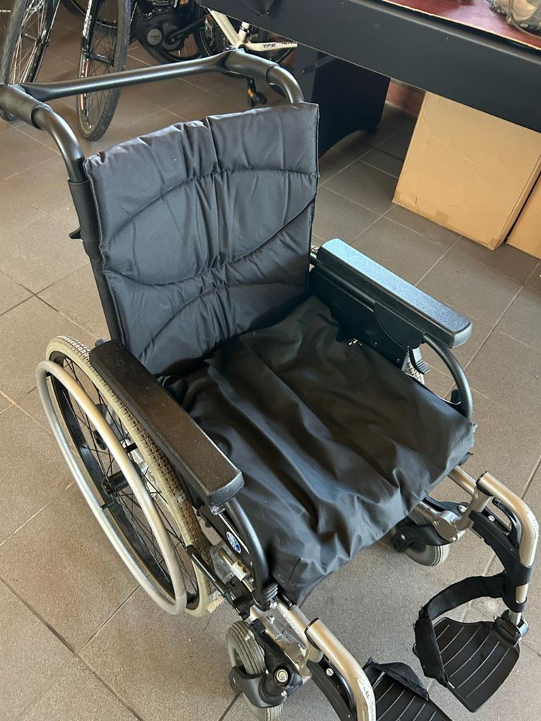 Opvouwbare rolstoel, Diversen, Rolstoelen, Ophalen, Zo goed als nieuw