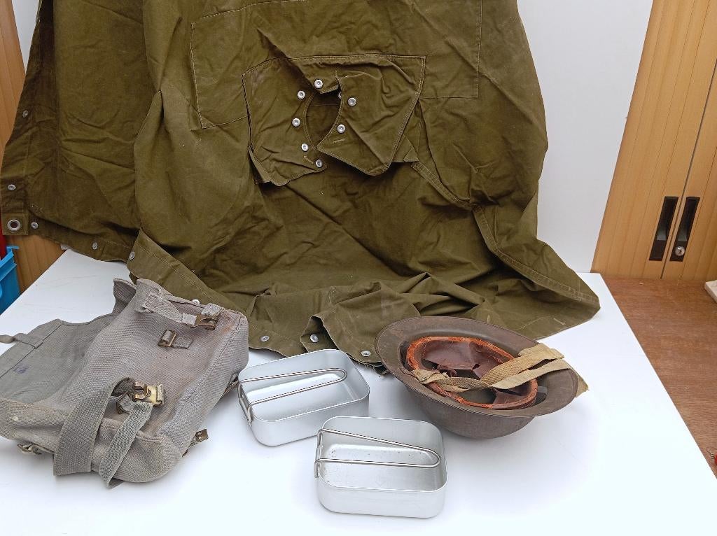 ancien équipement militaire casque belge tente sac à dos..., Enlèvement ou Envoi, Armée de terre, Casque ou Béret