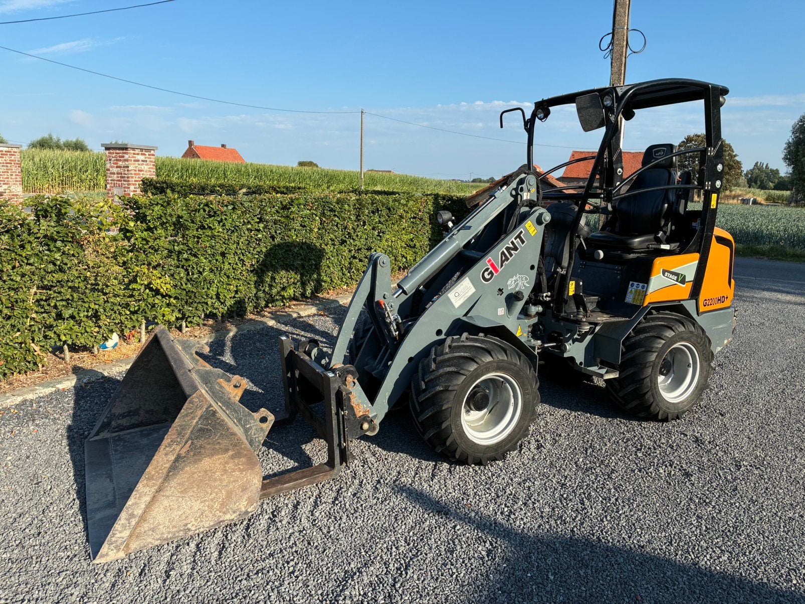 Giant G2200 HD+ kniklader, Ophalen