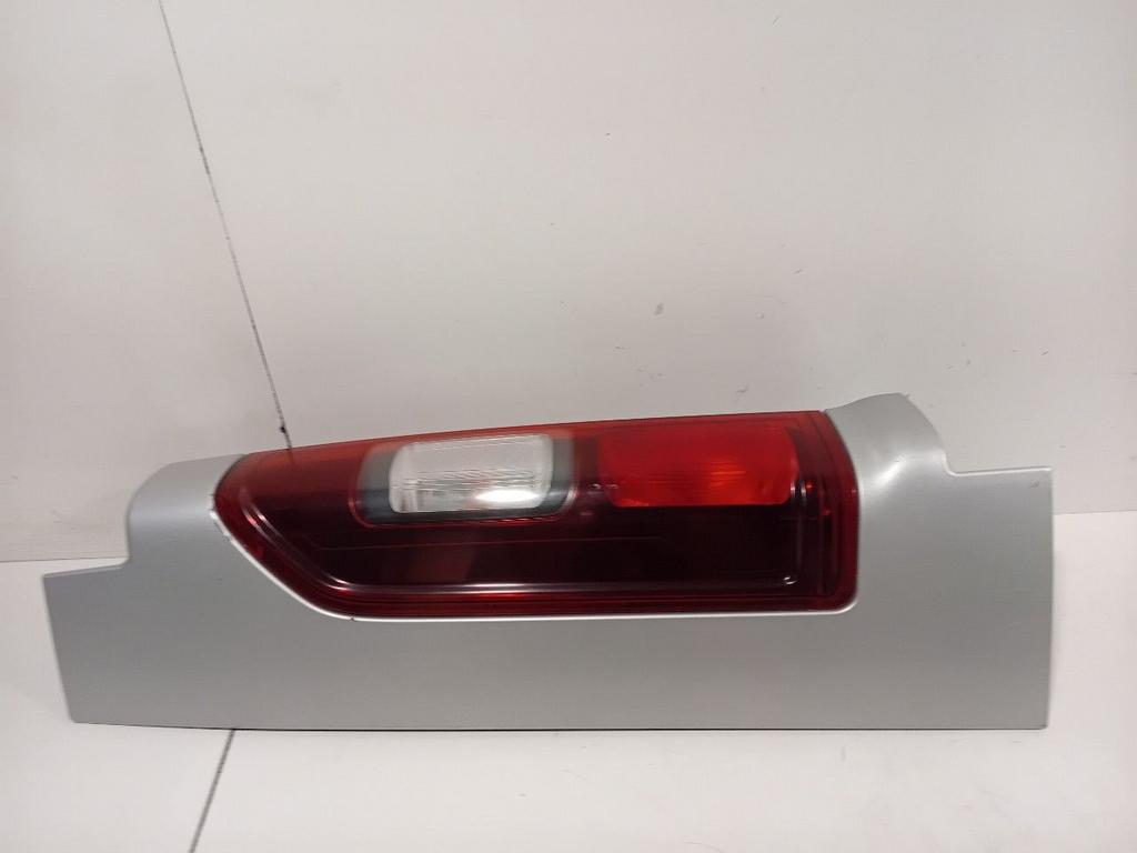 Achterlicht links buiten Renault Trafic, Onderdelen@venauto.nl, Van der Ven Autorecycling B.V., Gebruikt, Ettenseweg 76, 4706 PB Roosendaal, The Netherlands