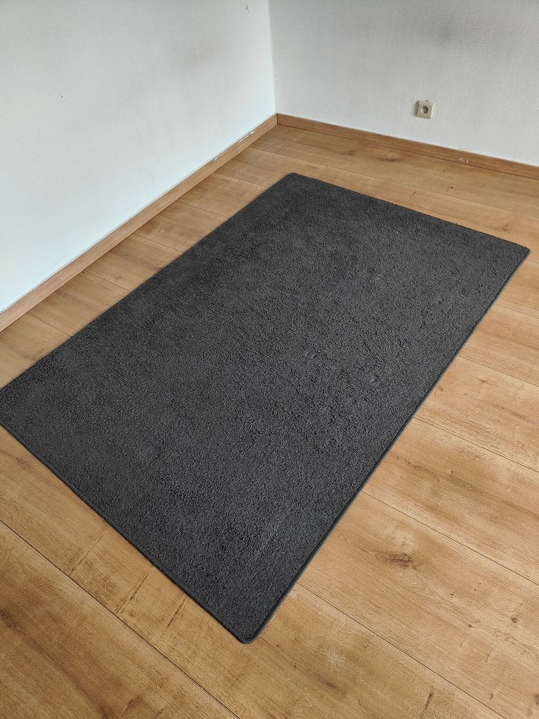 Tapis ACTION Piramyd lot de 4, Enlèvement, Utilisé, Gris, Moderne