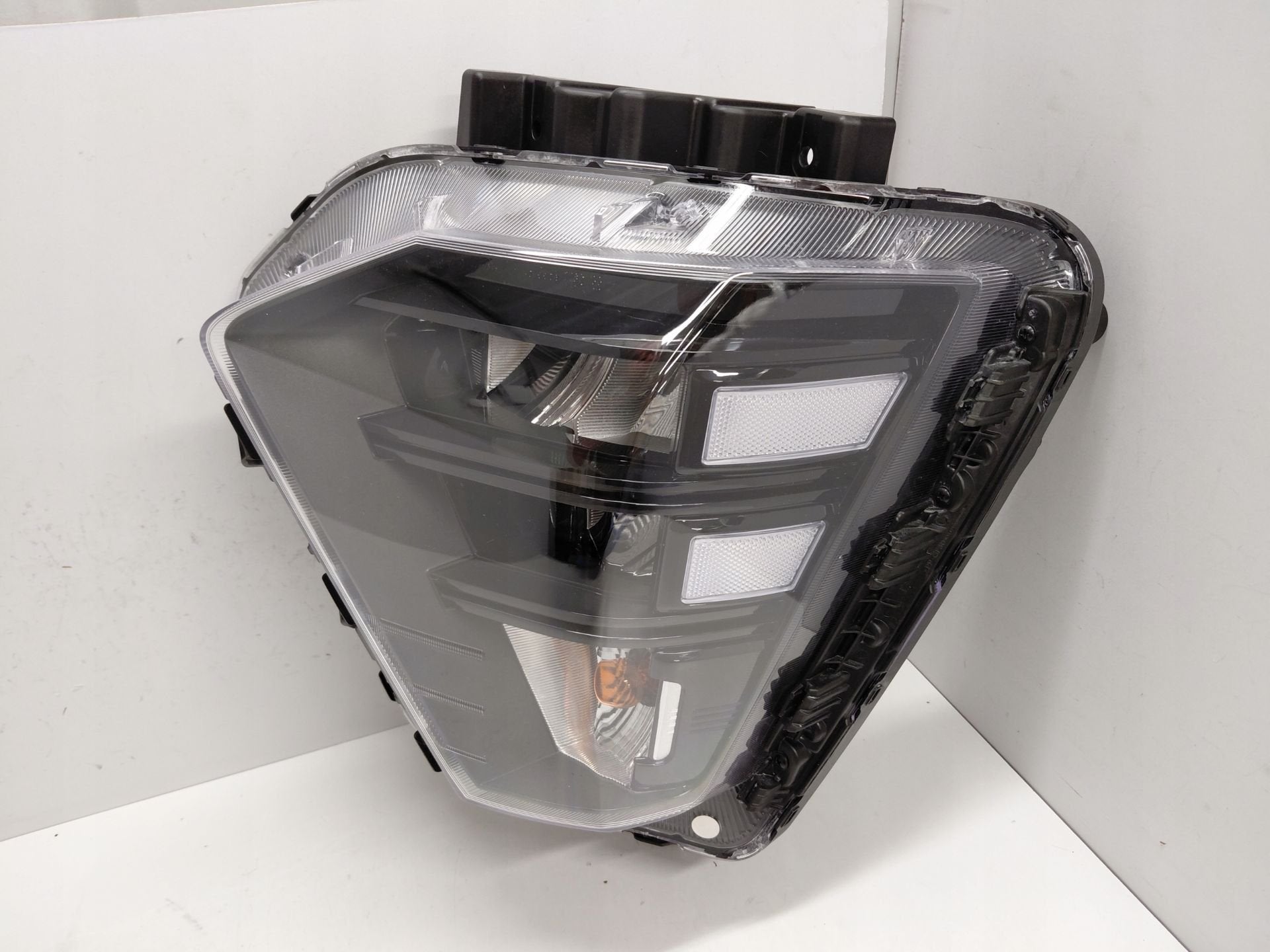 Hyundai Kona II Koplamp Links 92101BE050, Gebruikt, Heolleung-ro 12
06797  Seoul, Info@hyundai.com, Hyundai