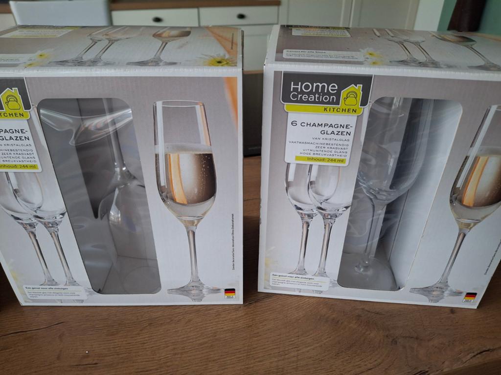 champagne glass, Ophalen of Verzenden