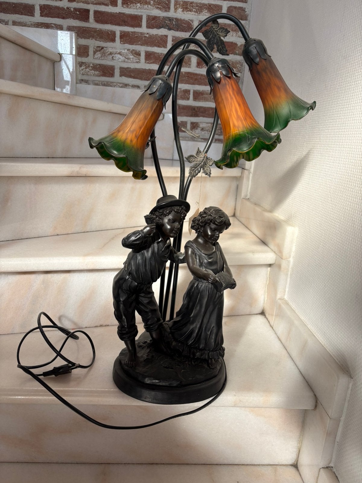 Antieke beelden, lampen en klok, Enlèvement, Utilisé