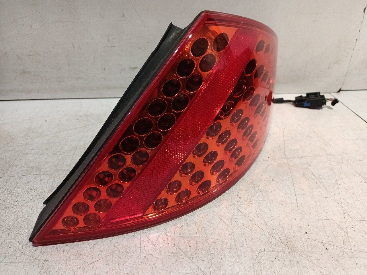 Achterlicht carrosserie rechts Peugeot 307, Auto-onderdelen, Verlichting, Peugeot, Gebruikt, Herkomst onderdeel bekend, 12 maanden garantie