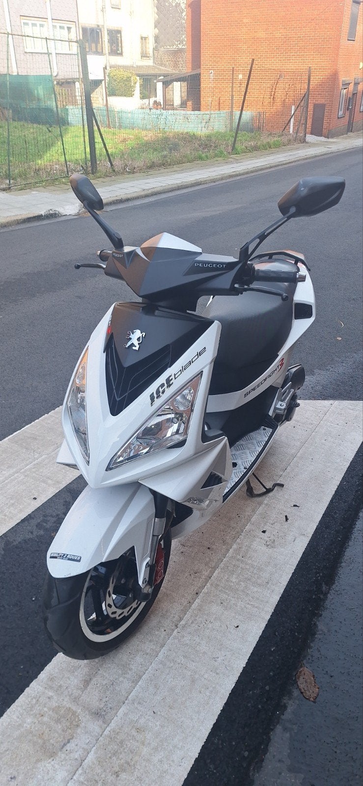 Tres beau scooter peugeot speedfight 3 50cc  2 temps clase b, Fietsen en Brommers, Scooters | Peugeot, Ophalen, Speedfight