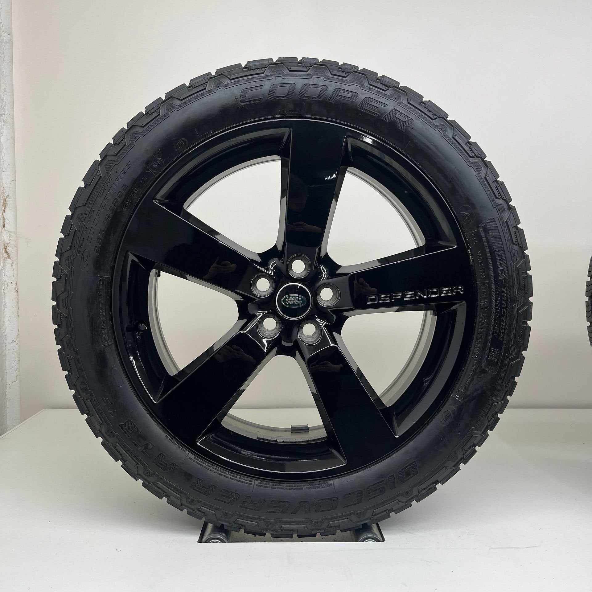 Land Rover Defender - 22 inch - all season, Gebruikt, 285 mm, Banden en Velgen, Overige maten