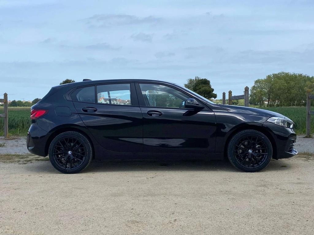 BMW 1 Serie 118 Life Cockpit,Navigatie,Parkeerassist met cam, Gebruikt, Zwart, 136 pk, Zwart