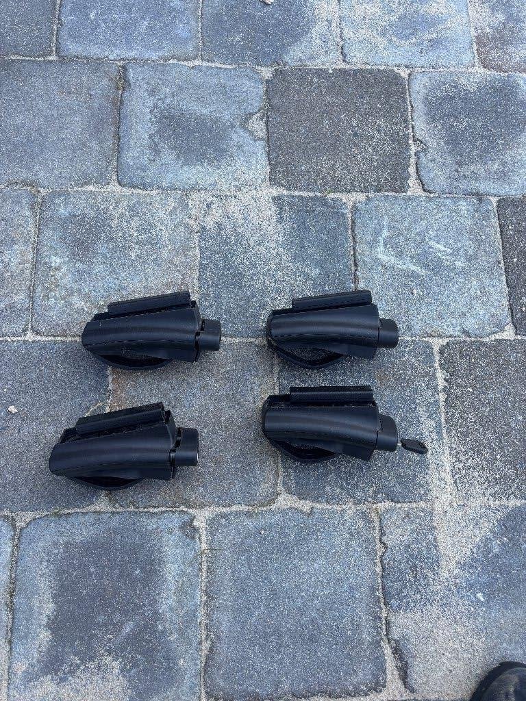 Thule Rapid System 775 Universele Voetenset (4 stuks), Auto diversen, Dakdragers, Ophalen of Verzenden, Zo goed als nieuw