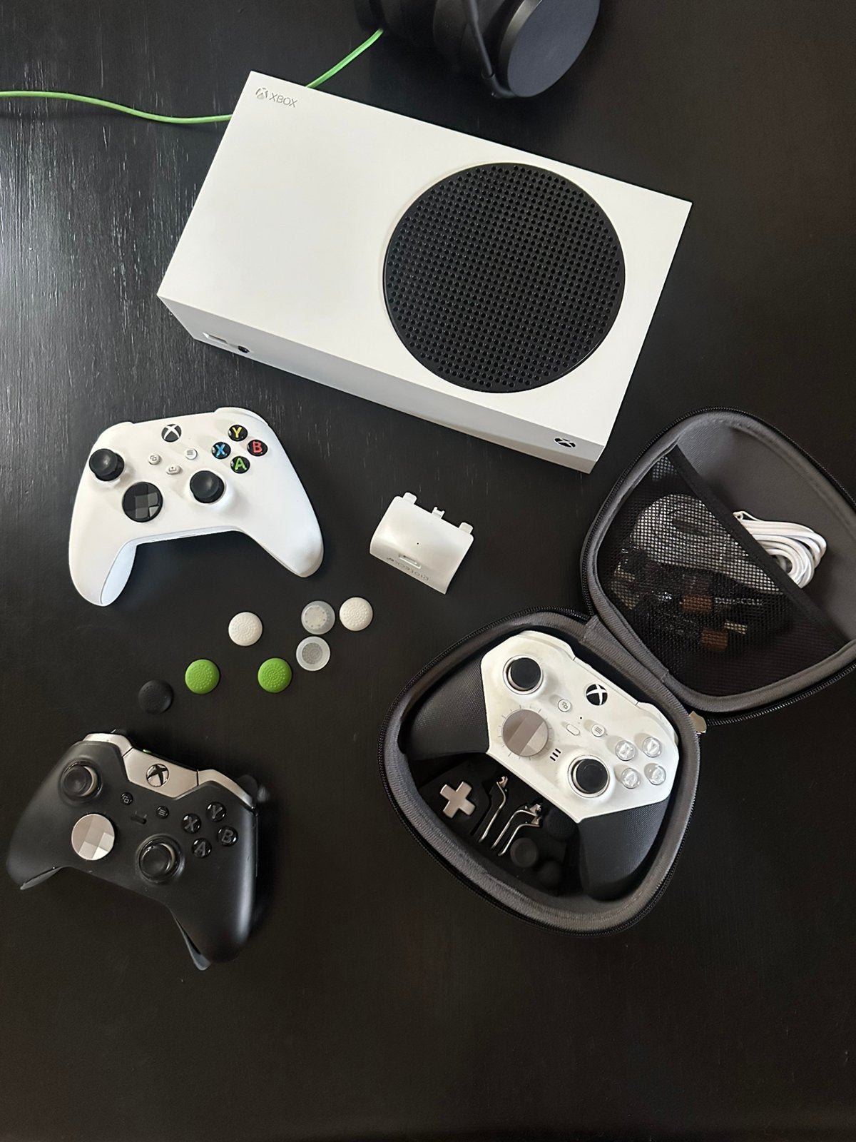 Xbox Series S + 2x Mannette Elite + hoofdtelefoon, Games en Spelcomputers, Ophalen, Zo goed als nieuw, Met 3 controllers of meer