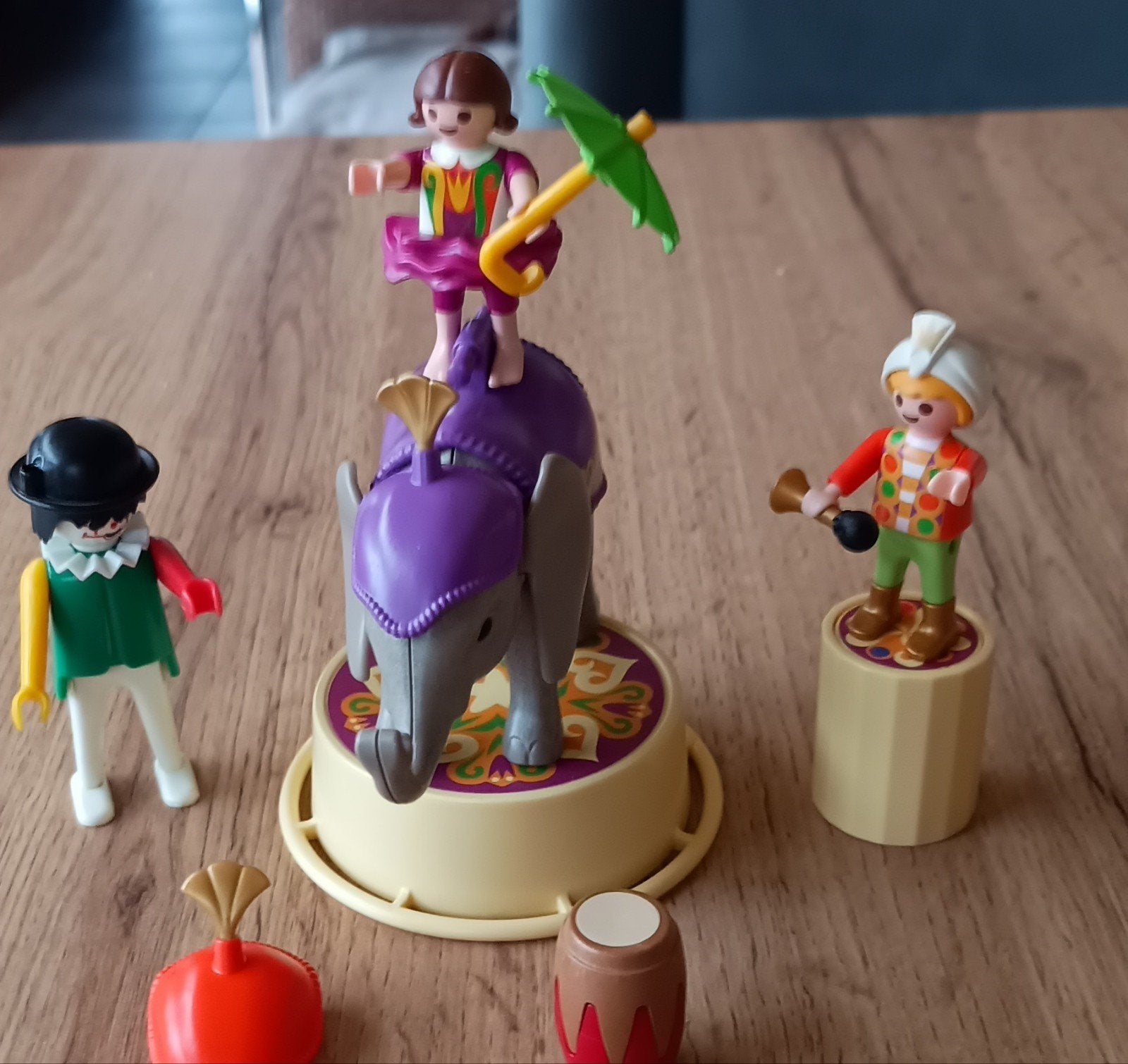 Playmobil circus act olifant, Ophalen