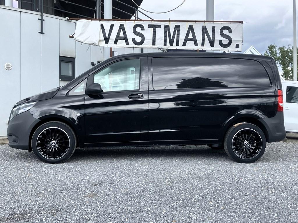 Mercedes-Benz Vito 114 26.666€+BTW Automaat / Camera / A1 K, Auto's, 4 deurs, Monovolume, 136 pk, Zwart