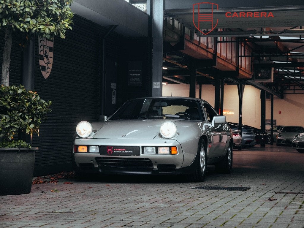 Porsche 928 S Coupé manual gearbox 4.7 S Coupé (bj 1983), Auto's, Oldtimers, 4 zetels, https://public.car-pass.be/vhr/83771bd7-9940-4c52-b907-baa0597724e1
