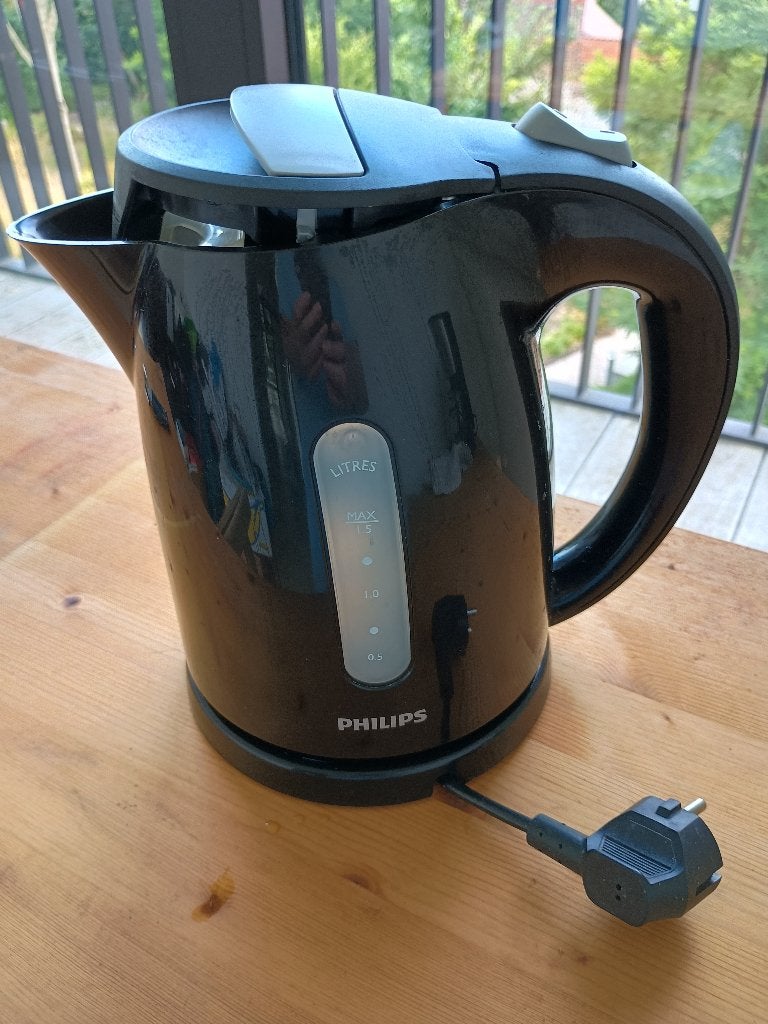 Waterkoker van Philips, Elektronische apparatuur, 1 tot 2 liter, Ophalen, Gebruikt